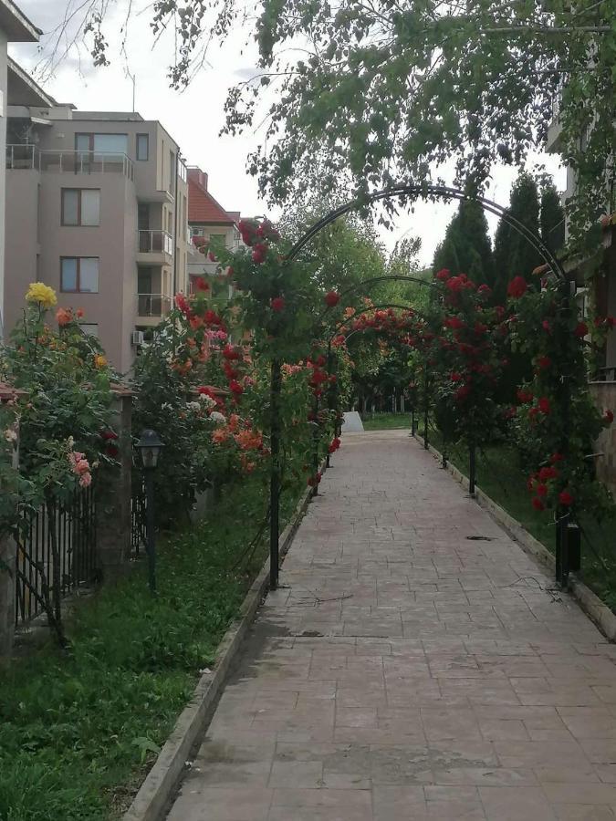 Private Apartments In Apolon Ravda Exterior photo