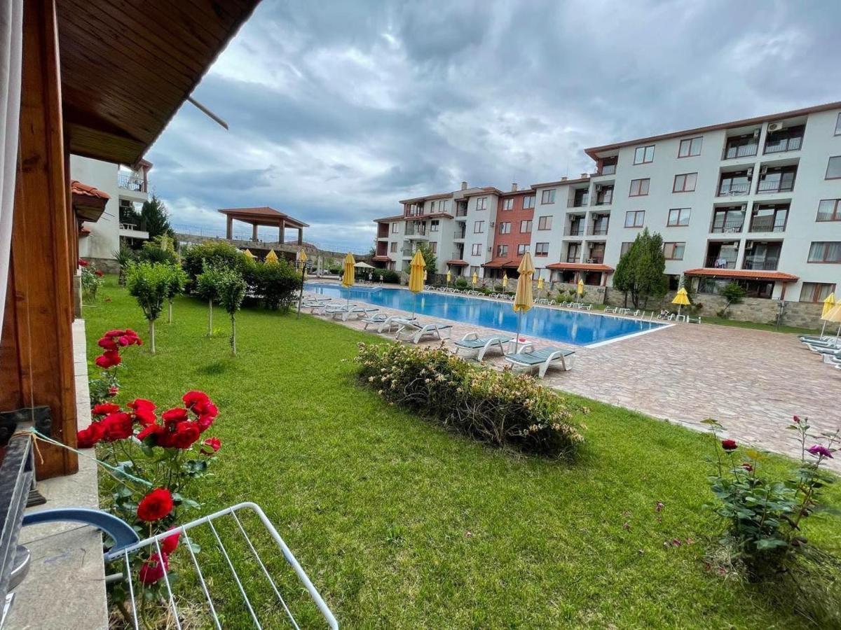 Private Apartments In Apolon Ravda Exterior photo