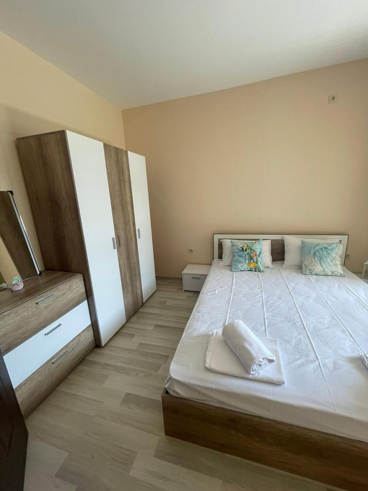 Private Apartments In Apolon Ravda Exterior photo